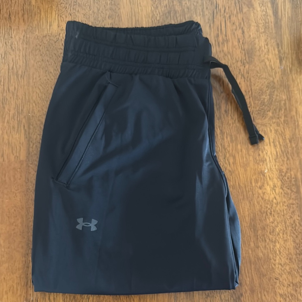 Under Armour Men's Dark Gray Athletic Shorts